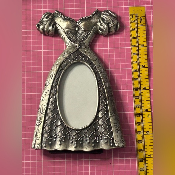Welforth Silver Dress Photo Frame - Picture 12 of 15